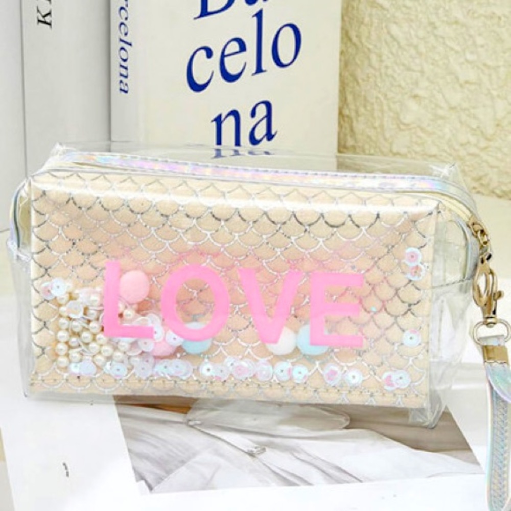 Love makeup bag